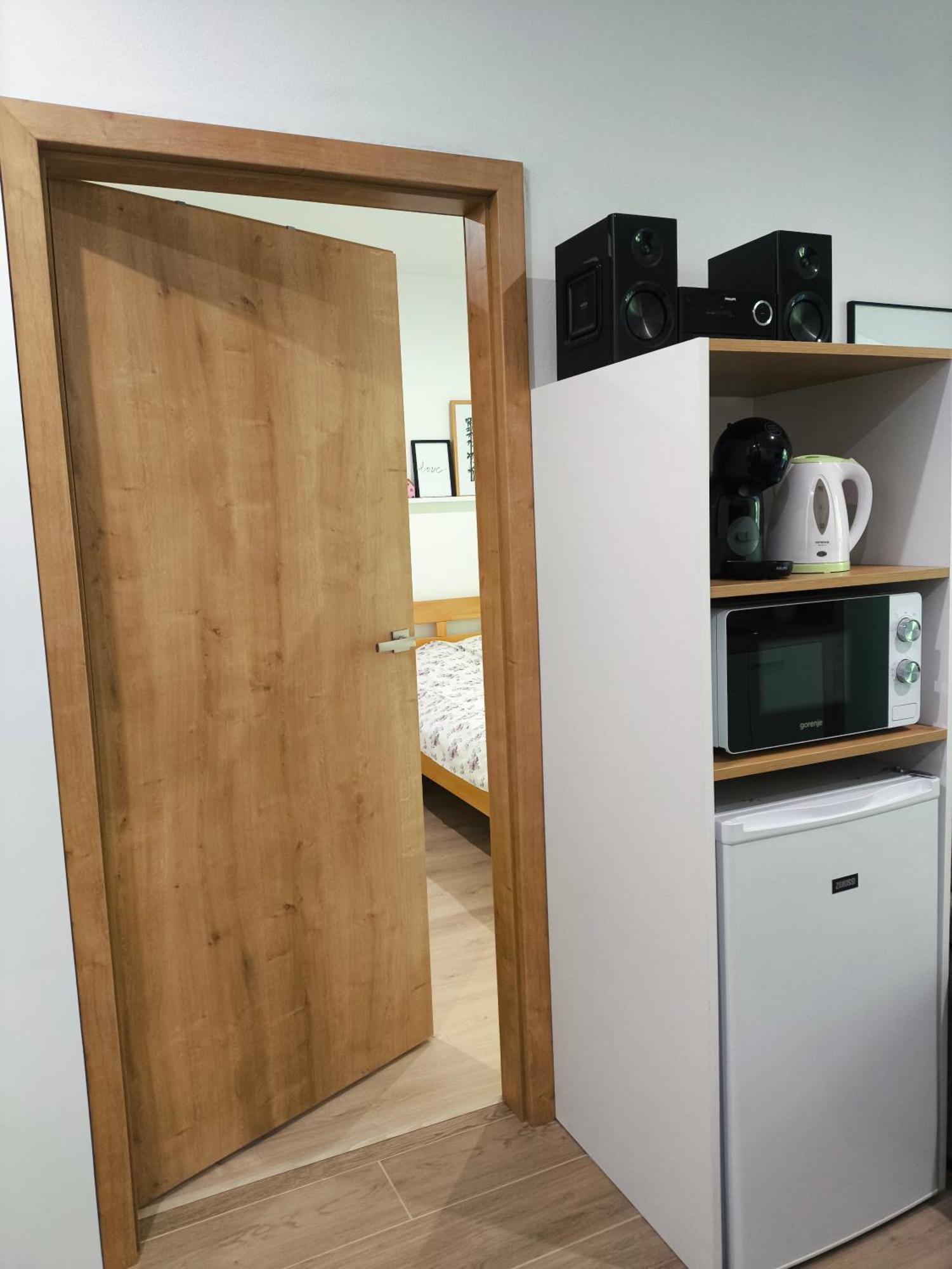 Apartman Ema Доновалы Экстерьер фото